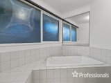 https://images.listonce.com.au/custom/160x/listings/2-nandina-close-warranwood-vic-3134/717/01525717_img_15.jpg?Wj-bKj5-IdY