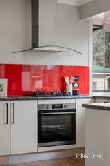 https://images.listonce.com.au/custom/160x/listings/2-nicholson-lane-lilydale-vic-3140/691/01916691_img_04.jpg?5OOtz3A8xhk