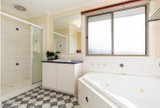 https://images.listonce.com.au/custom/160x/listings/2-noah-close-mornington-vic-3931/369/01603369_img_08.jpg?2l-vAqFXBFo