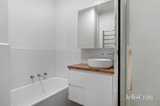 https://images.listonce.com.au/custom/160x/listings/2-norwood-place-flemington-vic-3031/901/01989901_img_07.jpg?ezRZxIc7CFY