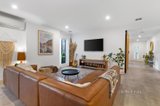 https://images.listonce.com.au/custom/160x/listings/2-oliver-avenue-blackburn-vic-3130/819/01723819_img_02.jpg?qBNRE31XsEc