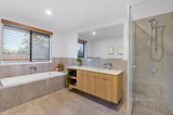 https://images.listonce.com.au/custom/160x/listings/2-oliver-avenue-blackburn-vic-3130/819/01723819_img_12.jpg?iZpU74n9yYo