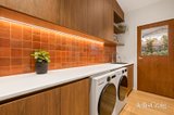 https://images.listonce.com.au/custom/160x/listings/2-orchard-grove-heathmont-vic-3135/799/01974799_img_13.jpg?tgpJqQOqPJI