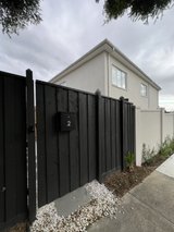 https://images.listonce.com.au/custom/160x/listings/2-outhwaite-avenue-doncaster-vic-3108/536/01909536_img_07.jpg?BO5BL-Bggf0