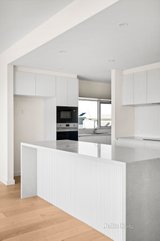 https://images.listonce.com.au/custom/160x/listings/2-oyster-lane-point-lonsdale-vic-3225/872/01704872_img_05.jpg?OPZB-Vi6tGo