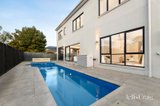 https://images.listonce.com.au/custom/160x/listings/2-pamay-road-mount-waverley-vic-3149/635/01910635_img_17.jpg?Dl2rWzWYWaE