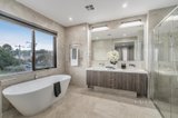 https://images.listonce.com.au/custom/160x/listings/2-pamay-road-mount-waverley-vic-3149/679/01306679_img_07.jpg?IXzkbSWihZQ