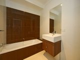 https://images.listonce.com.au/custom/160x/listings/2-papagee-lane-box-hill-north-vic-3129/896/01743896_img_06.jpg?jYXPIa_aJFc