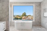 https://images.listonce.com.au/custom/160x/listings/2-pindari-street-glen-waverley-vic-3150/736/01903736_img_13.jpg?FqNKXTNoQtQ