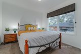 https://images.listonce.com.au/custom/160x/listings/2-pinnaroo-court-greensborough-vic-3088/038/01108038_img_07.jpg?xdVPStDaFsk