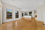 https://images.listonce.com.au/custom/160x/listings/2-powell-street-east-geelong-vic-3219/682/01698682_img_05.jpg?s4LIWxNWGYg