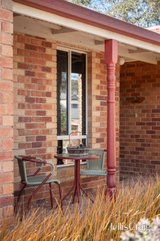 https://images.listonce.com.au/custom/160x/listings/2-regent-avenue-mooroolbark-vic-3138/660/01779660_img_02.jpg?ydCy5F-1wvo