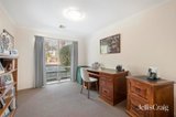 https://images.listonce.com.au/custom/160x/listings/2-regent-avenue-mooroolbark-vic-3138/660/01779660_img_15.jpg?pDqlJVQUHrQ