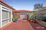 https://images.listonce.com.au/custom/160x/listings/2-regent-avenue-mooroolbark-vic-3138/660/01779660_img_18.jpg?XDwkq81PJa0