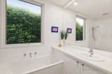 https://images.listonce.com.au/custom/160x/listings/2-rodmar-court-sorrento-vic-3943/432/00747432_img_08.jpg?5RPO1iowF5I