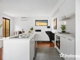 https://images.listonce.com.au/custom/160x/listings/2-rosario-place-mooroolbark-vic-3138/490/01526490_img_07.jpg?ddv8cgNWI18