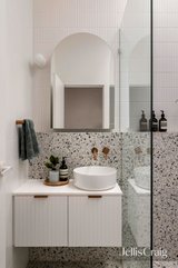 https://images.listonce.com.au/custom/160x/listings/2-second-avenue-murrumbeena-vic-3163/210/01955210_img_21.jpg?tJXX8jb7eZg