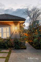 https://images.listonce.com.au/custom/160x/listings/2-second-avenue-murrumbeena-vic-3163/210/01955210_img_25.jpg?45mYWAhr0Xw