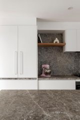https://images.listonce.com.au/custom/160x/listings/2-shadwell-street-cheltenham-vic-3192/119/01732119_img_12.jpg?CsahgYmju7A