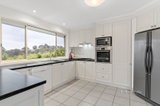 https://images.listonce.com.au/custom/160x/listings/2-silflay-court-warranwood-vic-3134/348/01589348_img_06.jpg?ftCnbrMrJxQ