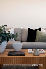 https://images.listonce.com.au/custom/160x/listings/2-silver-leaf-court-seville-vic-3139/070/01779070_img_04.jpg?6ZpYj9FX8y4