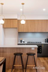 https://images.listonce.com.au/custom/160x/listings/2-silver-leaf-court-seville-vic-3139/070/01779070_img_09.jpg?0EMnGccYF7Q