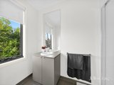 https://images.listonce.com.au/custom/160x/listings/2-st-james-park-drive-mulgrave-vic-3170/464/01780464_img_02.jpg?JN87x6lUfaE