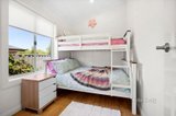 https://images.listonce.com.au/custom/160x/listings/2-stanbridge-street-daylesford-vic-3460/111/01896111_img_10.jpg?wQ40-KoUzac
