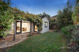 https://images.listonce.com.au/custom/160x/listings/2-swinton-avenue-kew-vic-3101/770/01062770_img_13.jpg?Ztz7yTIzuag