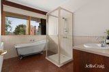 https://images.listonce.com.au/custom/160x/listings/2-tanderum-way-christmas-hills-vic-3775/673/01976673_img_14.jpg?l-h11i-a-4E