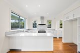 https://images.listonce.com.au/custom/160x/listings/2-teal-court-forest-hill-vic-3131/081/01816081_img_03.jpg?NNfECzdsNAU