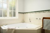 https://images.listonce.com.au/custom/160x/listings/2-tessiers-road-daylesford-vic-3460/116/01896116_img_16.jpg?DvuQDAqvIOg