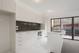 https://images.listonce.com.au/custom/160x/listings/2-toby-place-mooroolbark-vic-3138/962/01699962_img_07.jpg?KLT6Qyur2RU