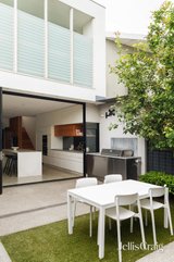 https://images.listonce.com.au/custom/160x/listings/2-trinian-street-prahran-vic-3181/757/01982757_img_14.jpg?aM1nT4pyMwE