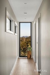 https://images.listonce.com.au/custom/160x/listings/2-uplands-road-yarra-glen-vic-3775/549/01908549_img_03.jpg?sg4DYvUr300