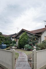 https://images.listonce.com.au/custom/160x/listings/2-view-street-alphington-vic-3078/066/01046066_img_02.jpg?mbi8WBDHvy4