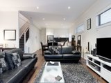 https://images.listonce.com.au/custom/160x/listings/2-wang-close-mooroolbark-vic-3138/324/01524324_img_06.jpg?lTIbiUe8IZ4