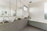 https://images.listonce.com.au/custom/160x/listings/2-wave-street-hampton-vic-3188/336/01903336_img_01.jpg?WNTbm75Jmrk