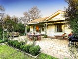 https://images.listonce.com.au/custom/160x/listings/2-wellman-street-box-hill-south-vic-3128/598/01684598_img_02.jpg?xwq1wCuPez4