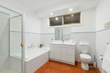 https://images.listonce.com.au/custom/160x/listings/2-west-court-williamstown-vic-3016/962/01283962_img_15.jpg?SR5BZgZ5ubo