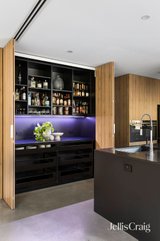 https://images.listonce.com.au/custom/160x/listings/2-woodlands-close-park-orchards-vic-3114/858/01907858_img_12.jpg?cjtDeAHriIM