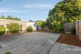 https://images.listonce.com.au/custom/160x/listings/2-wyuna-court-bentleigh-vic-3204/841/01864841_img_11.jpg?7_rWRV7vowI