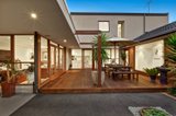 https://images.listonce.com.au/custom/160x/listings/20-arawata-drive-doncaster-east-vic-3109/226/00142226_img_08.jpg?OnPoRneQ7wg