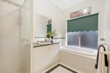 https://images.listonce.com.au/custom/160x/listings/20-avendon-boulevard-glen-waverley-vic-3150/220/01580220_img_08.jpg?IO9VIQQSwW8