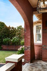 https://images.listonce.com.au/custom/160x/listings/20-beatty-street-reservoir-vic-3073/442/01930442_img_22.jpg?WBkQUtnJXJc