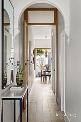 https://images.listonce.com.au/custom/160x/listings/20-caroline-street-south-south-yarra-vic-3141/206/01933206_img_12.jpg?rkMhirgFdp8