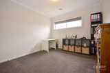 https://images.listonce.com.au/custom/160x/listings/20-catherine-court-brown-hill-vic-3350/457/01576457_img_14.jpg?_Ip4fhlDrxg