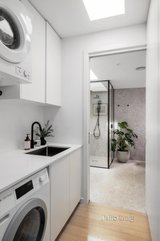 https://images.listonce.com.au/custom/160x/listings/20-chestnut-street-richmond-vic-3121/931/01354931_img_07.jpg?66sdvaZg8DI