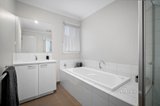 https://images.listonce.com.au/custom/160x/listings/20-chifley-drive-delacombe-vic-3356/261/01193261_img_07.jpg?26r5MvW8I14