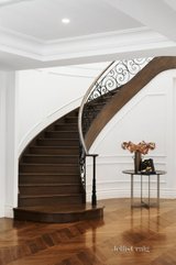 https://images.listonce.com.au/custom/160x/listings/20-clayton-road-balwyn-vic-3103/374/01723374_img_05.jpg?sC1BpFmcAc4